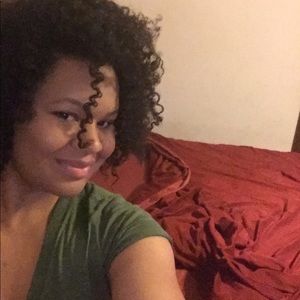 Meet your Posher, Danielle